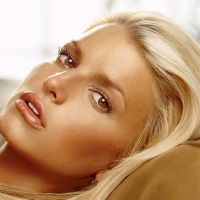 它不被认为是丢失的，只有三个主要的星座在一生中是无辜的。