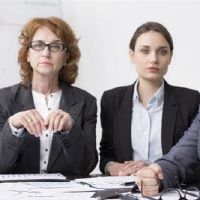 哪个生肖对同事的信任和信任感到深深