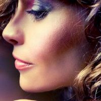 丈夫是非常好的,女性的脸功能