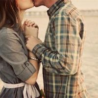 哪个辛迪亚人正在谈论坠入爱河