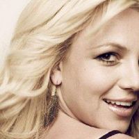 女性的颧骨高侧面理解