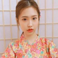 “自然而然,这是四大门,气质和色彩价值共存的四大噱头,从来没有缺少追逐的人!