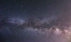 探究1994甲戌年属狗人的命途:山头火命五行所缺少的因素是什么?