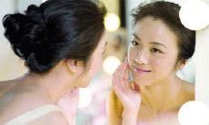 根据命理推算，汤唯在2012年遇到了一次大劫难，但在2014年将迎来求名求利的机遇！