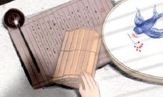 双胞胎女孩独具魅力,深深地吸引着周围的人们