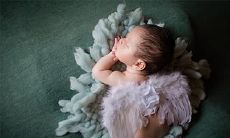 探究秀英名字背后的意义：甜美温柔的女婴命名参考