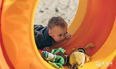 以属兔男孩为基础,结合三点水和草字头的取名方式,发掘出最吉利而简单的名字