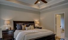 为了考试更好发挥,是应该将头靠南还是靠北睡觉呢?探讨睡眠方向对学习成绩的影响