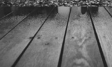 女性做梦见水淹路，但成功地穿越路段的含义是什么？