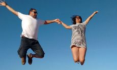 做梦操纵飞行意象：隐含什么吉兆或不利征兆？