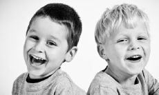 如何从女人的手相中看出她能生贵子儿女且有出息的特征?