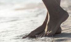 如何辨别富贵命和劳碌命人的脚型？