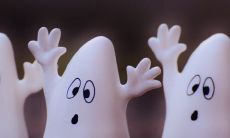 当你在睡梦之中看到死人纸糊用品，这代表着什么 premonition？