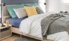 床头靠窗是否可加装窗帘？靠近窗户睡觉的影响细节分析