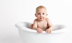 如何为2023年4月17日出生的五行缺金男孩女孩命名？