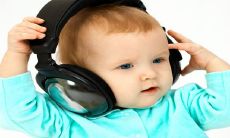 2023年出生的属什么生肖,为取名宜使用带“草”字头的字?