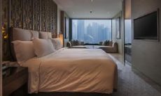 东向安装西户电视墙有何考虑因素?有没有需要注意的事项?