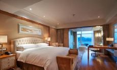 揭秘床头正对门口的卧室风水禁忌,详解床头摆放对人体健康的影响