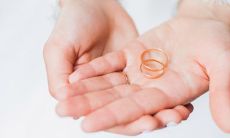 为什么小拇指内弯的人寿命较短?这一现象背后隐藏着什么深层的意义?