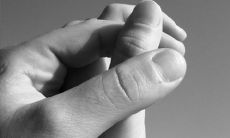 女性手腕细小是贫穷的标志吗?