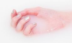 能否凭借手相判断女性小拇指长度与财富关系?七种手相大曝光,意味着财富喜人!