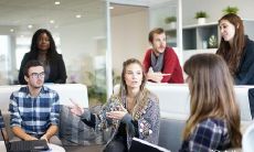 2023年2月,安排正式出任职务的宜人日期选择初探:考虑吉日的影响及应对措施研究