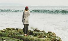 从命运待遇两端看晚年:揭示4种最惨、4种最幸命的生肖女