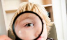 女性眼睛不对称：一只大一只小的情况以及是否影响命运