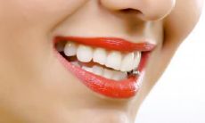 女性上下嘴唇均凸起,厚度适中还是较为突出?解读女性嘴唇形态对性格的指向性信息!