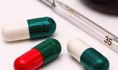 八字命理:是否真的无根就一定命不长?探讨八字极弱者的人生轨迹