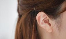 右耳廓上出现黑色痣的含义是什么?而耳背上的痣则常常代表着富有同情心和善于理解他人的特质