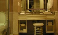 为什么厕所门不能面向北方?探讨风水朝向禁忌,了解更多相关知识!