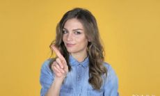 拥有下巴中间长痣的女生能否带来好运?左下巴痣迹带来的顺遂与成功