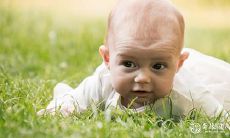 精选铭泽名字寓意男孩名字,含有感恩意义的名字推荐