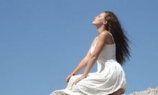 女性肚子上长痣的好处和寓意:探究身体信号与健康态势