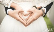 断掌女右手大拇指上长痣的寓意及其对婚姻的影响,右手断掌女人是否真的更容易招来好婆家