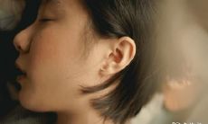 关于女人右耳长痣的意义与解析:揭秘右耳上痣的象征意义及隐含信息