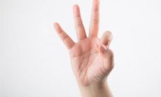 右手掌纹断裂的女性是否具有财富运势?是否有克夫的倾向?