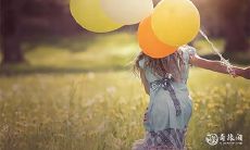 左脚后跟有一颗长痣,而身上则有五颗大型富贵痣