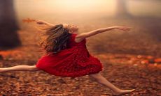 以2023年诞生的兔宝宝女孩为对象，寻找一些优美动听的女孩命名建议