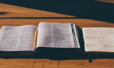 根据命理如何解读八字四柱？在命运图谱中哪一柱表示个人读书能力？