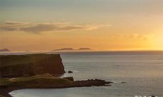 左肩胛骨下方有痣,右肩胛骨上方有痣,这些痣代表着什么?