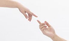 晚上为何不适宜剪指甲:潜藏的危害及可能带来的负面影响?