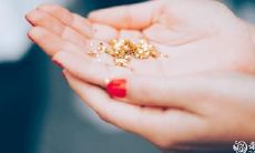 一个女人右手腕外侧出现了一颗长痣,这种突然出现的手部长痣究竟表示什么?