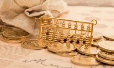 探究富有人士的手相,揭示其独特特征和富贵性格的手相分析