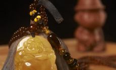 当人摔倒导致玉器破碎，是否会引发玉的灵性表现或象征意义？