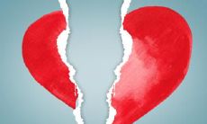 女性面相痣图解:区分优势痣与劣势痣的精美插图