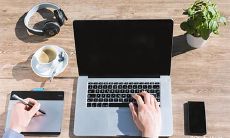 男生挑选手机壳颜色存在哪些隐含含义?红色手机壳是否会引起不适?我们来一探究竟!