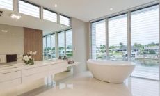 右侧胸部上方的长痣究竟意味着什么,它是否对健康有影响,以及该如何处理?