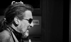 耳朵卷曲的人所面临的命运:揭秘至关重要的耳朵特征缺失